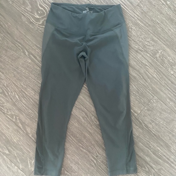 Lot of 2 pairs 90 degrees crop sz M - Picture 2 of 6